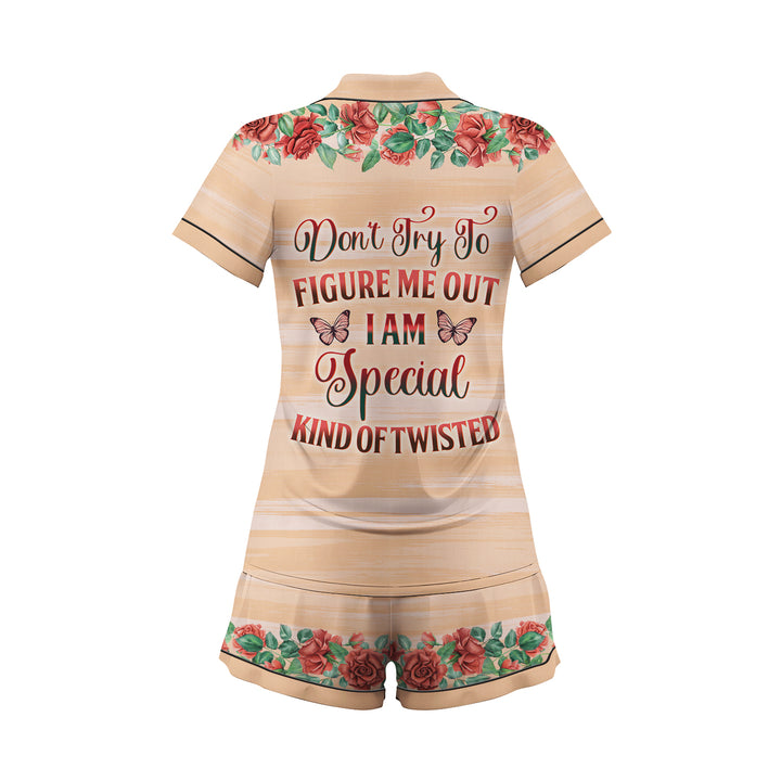 Bộ đồ ngủ ngắn bằng vải satin chuồn chuồn có tên riêng
